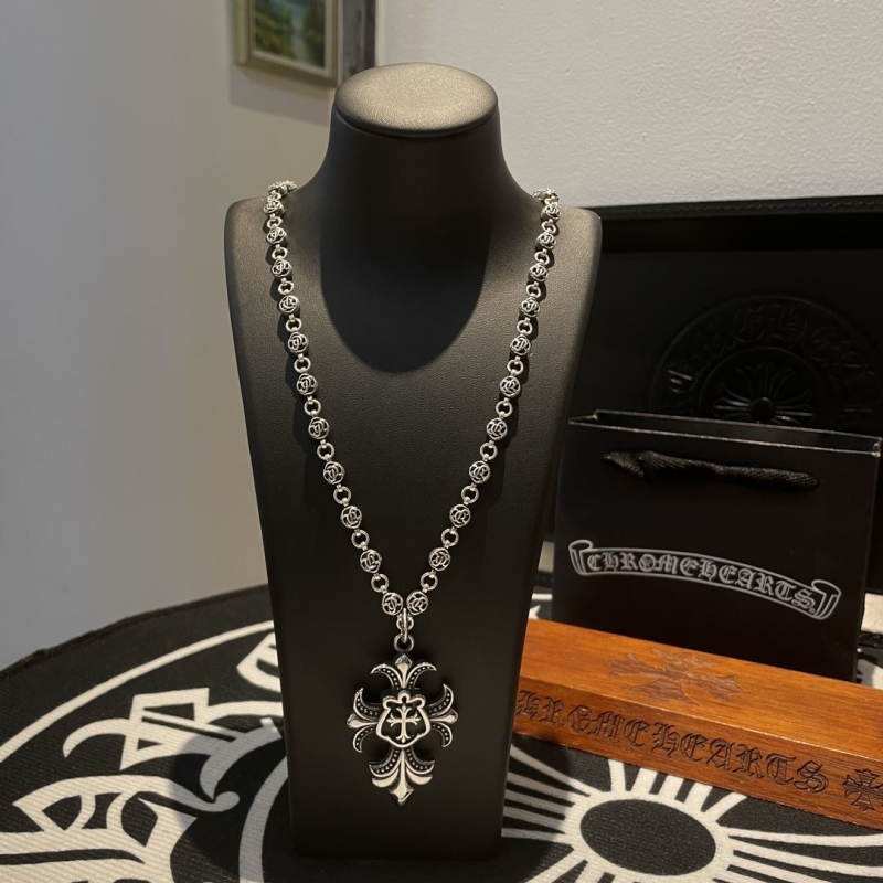 Ch**me He**ts necklaces
